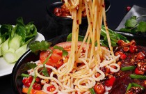 一碗過橋米線如何成就創(chuàng)業(yè)夢？燙手秘籍大公開