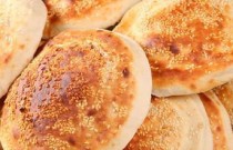 武大郎燒餅如何征服現(xiàn)代味蕾？傳統(tǒng)美食的現(xiàn)代逆襲之路