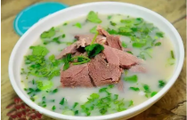 羊湯市場(chǎng)激戰(zhàn)正酣，如何在紅海中脫穎而出？創(chuàng)業(yè)者們的智慧博弈！