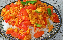 蓋澆飯小鋪排長隊，創(chuàng)業(yè)爆款如何煉成？揭秘背后不為人知的秘訣！