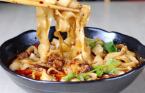 刀削面創(chuàng)業(yè)火爆來襲！如何脫穎而出？削面技巧與盈利秘籍！