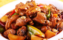 如何用新疆大盤雞這把‘創(chuàng)業(yè)利刃’，劈開餐飲藍(lán)海的成功奧秘？