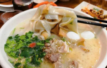 河南燴面華麗蛻變！傳統(tǒng)風(fēng)味如何征服現(xiàn)代人？速看品牌連鎖之路！