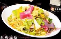 五彩果蔬涼皮爆火！無添加色素卻色彩誘人，它是如何做到的？