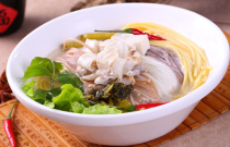 五谷起源，美味傳承，揭秘風(fēng)靡小吃五谷魚粉背后趣事！