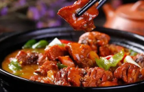 如何讓‘小份炒雞米飯’火遍全城？食材+創(chuàng)新+服務(wù)，打造餐飲新星！