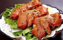 獨具匠心！探秘烤豬蹄廣告牌設(shè)計，創(chuàng)新吸睛秘訣讓你流量爆表？