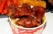 爆品秘制挑戰(zhàn)味蕾！現(xiàn)撈熱鹵創(chuàng)新潮，90后青年如何顛覆傳統(tǒng)美味？