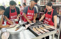 轉(zhuǎn)爐烤魚火爆來襲！360度均勻受熱，鮮美無比，它能引領(lǐng)潮流嗎？速看！