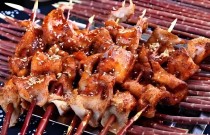 學(xué)習(xí)燒烤去哪好？專業(yè)培訓(xùn)，零基礎(chǔ)也能快速開店，盈利穩(wěn)??！