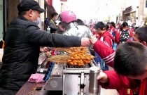 自己學(xué)點小吃去擺地攤：開啟你的創(chuàng)業(yè)旅程