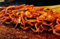 想學(xué)鐵板魷魚(yú)？鐵板魷魚(yú)哪里學(xué)最好？掌握美味秘訣的地方！