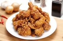 如何學(xué)做蒜香炸雞？選擇這里，輕松學(xué)到正宗配方！