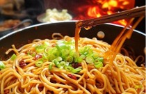 怎么做熱干面？簡(jiǎn)單三步，讓你輕松做出地道口味！