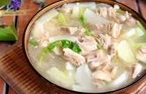 掌握正宗羊肉湯制作技巧，提升味道水平，開(kāi)啟創(chuàng)業(yè)之路