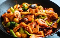 學(xué)習(xí)小地鍋與地鍋雞，掌握傳統(tǒng)美食技藝，開啟餐飲創(chuàng)業(yè)！