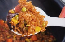 2025懶人蒸飯創(chuàng)業(yè)風(fēng)口！大連懶人蒸飯培訓(xùn)價(jià)格揭秘，新手別被坑！