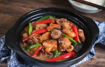 如何做出香噴噴的雞公煲？一學(xué)就會(huì)的做法和配料大揭秘！