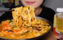 哪里能學(xué)麻辣燙技術(shù)？核心配方難點(diǎn)在哪，普通人能不能學(xué)會！