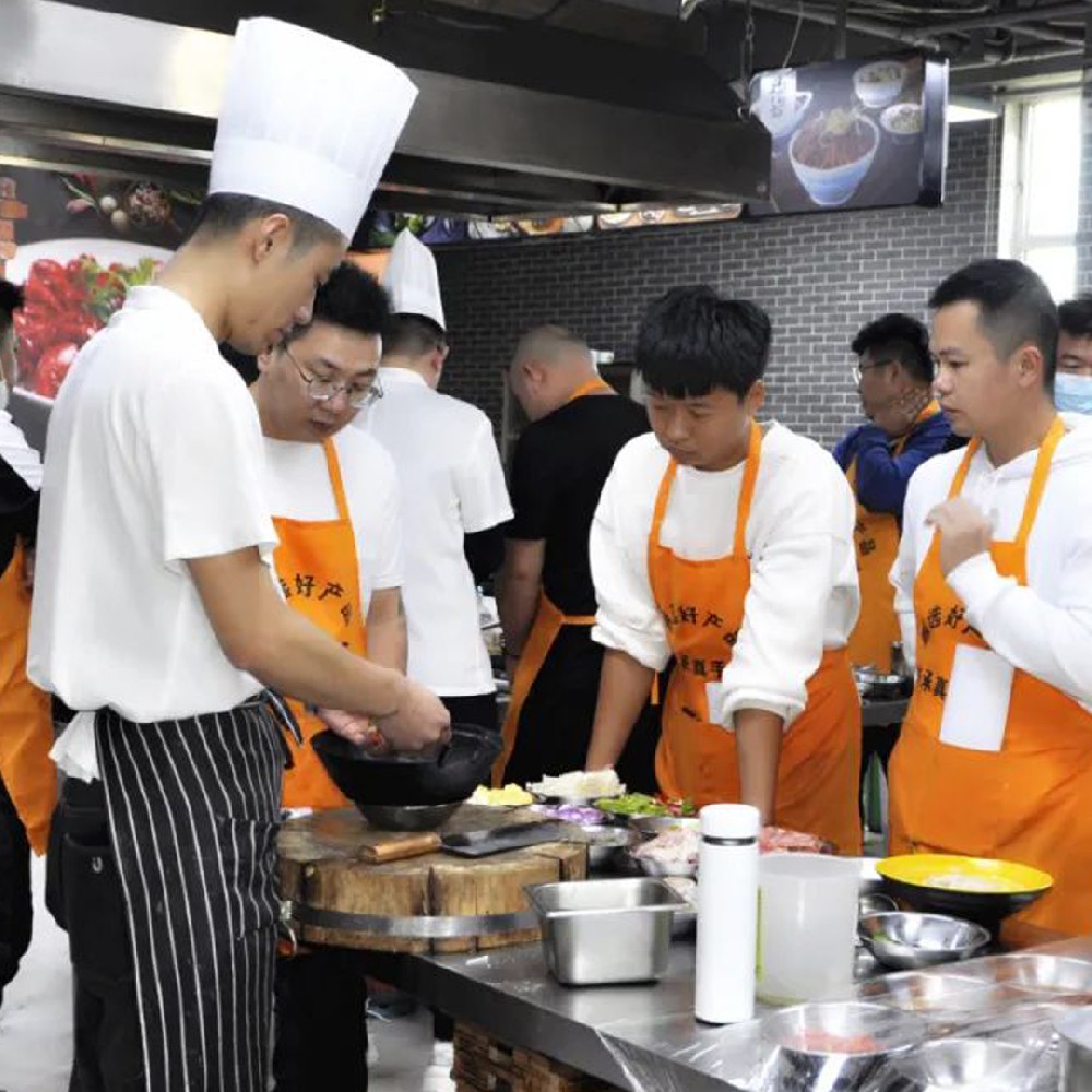「火鍋杯」落地成功！日營收三千元！