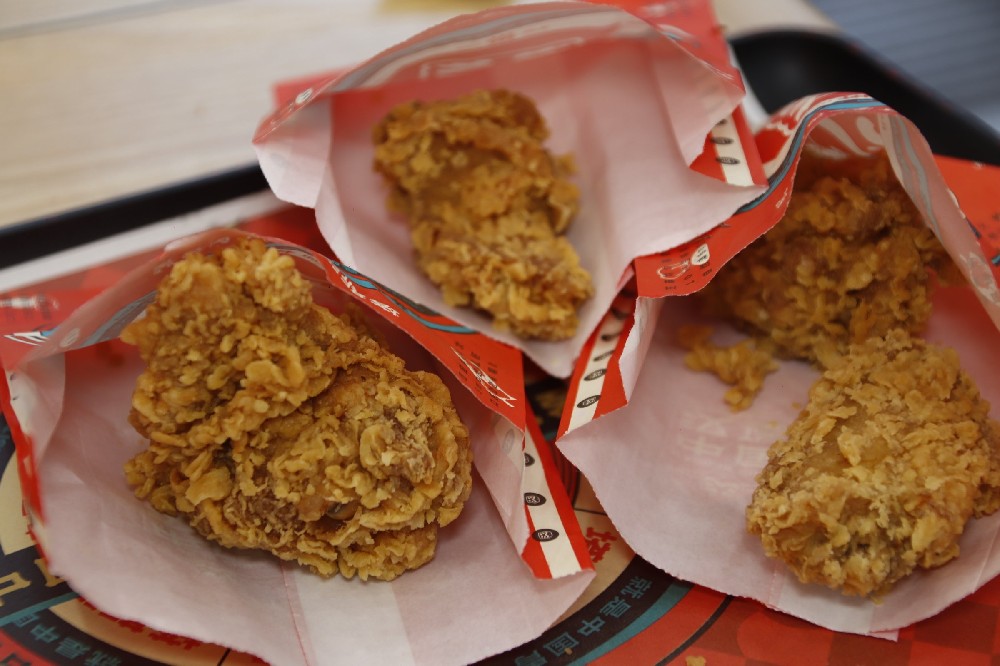 漢堡炸雞：從經(jīng)典到創(chuàng)新，廚仟藝助您打造爆款快餐！