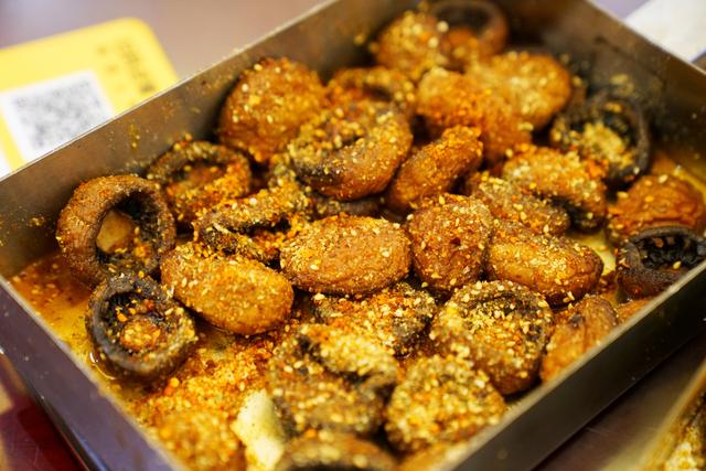 戳子肉用的什么肉？揭秘這道小吃的“靈魂”食材！