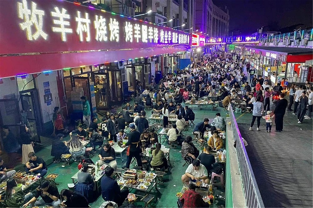 擺攤小吃培訓(xùn)班：3天掌握火爆小吃技術(shù)，月入過(guò)萬(wàn)不是夢(mèng)！