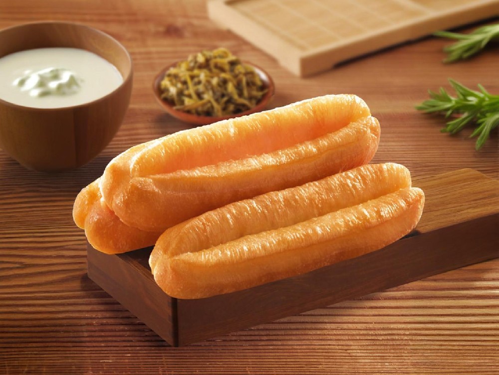 商業(yè)油條加什么會(huì)酥脆？配方有門道，秘訣別亂放！