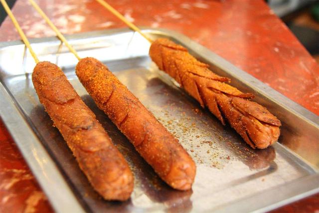 50克淀粉腸賣多少錢一根？利潤分析詳解，創(chuàng)業(yè)者必看！