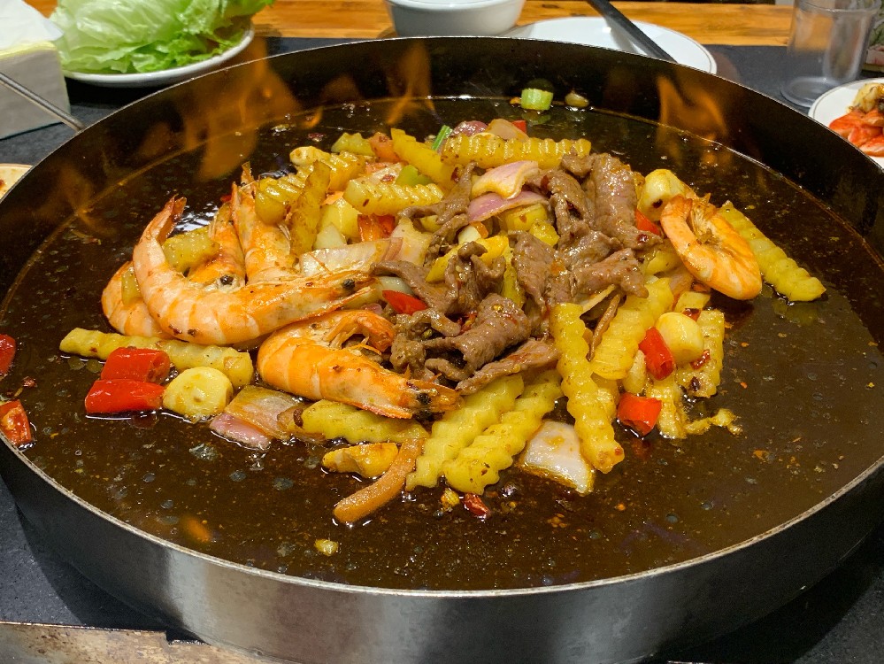 鐵板燒烤培訓哪里有？學技術難不難，創(chuàng)業(yè)怎么起步！