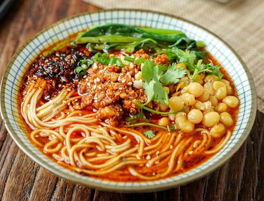 重慶小面的做法和配方你還不會(huì)？這碗面能月入兩萬(wàn)，學(xué)會(huì)了立馬能出攤！