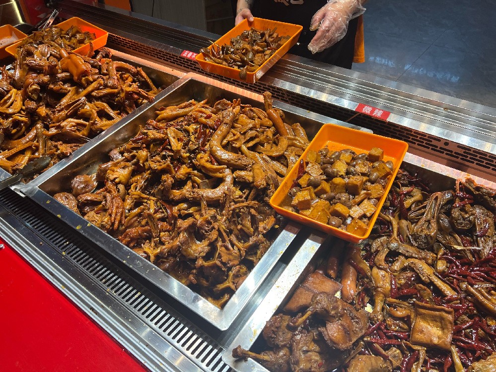 ??鴨貨鹵味配方明細(xì)全公開：從香料配比到鹵制步驟，手把手教你調(diào)出老鹵香