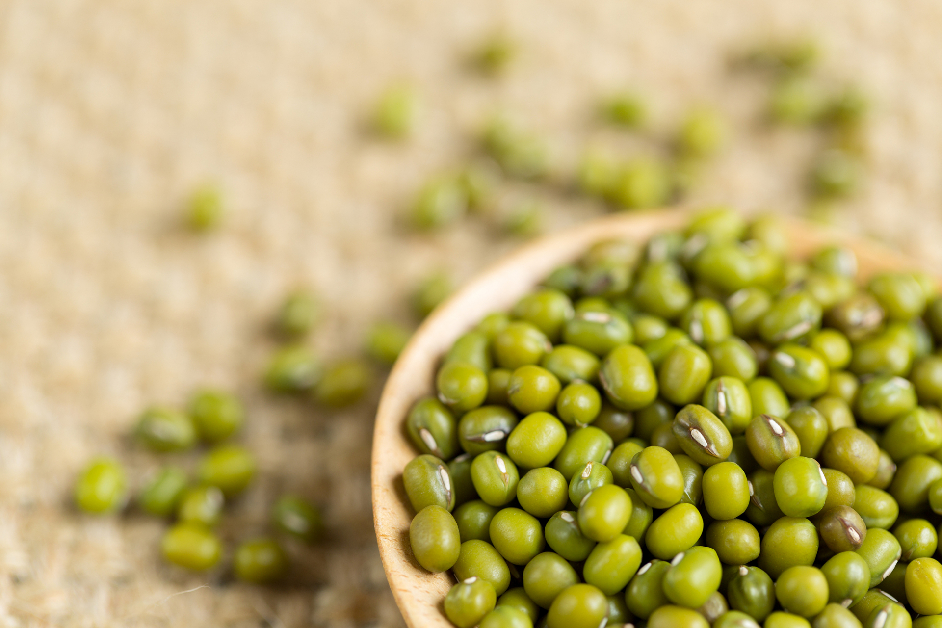 8 斤綠豆做冰鎮(zhèn)綠豆沙，100 多杯快速售罄