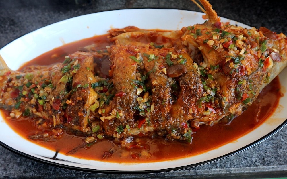 30 元買 15 條魚做紅燒，擺攤遇定價(jià)難題？