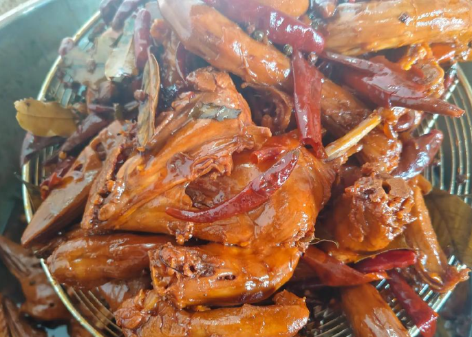 2025年什么小吃最火爆最賺錢？這5類街邊“人氣王”，擺攤開店都能火！