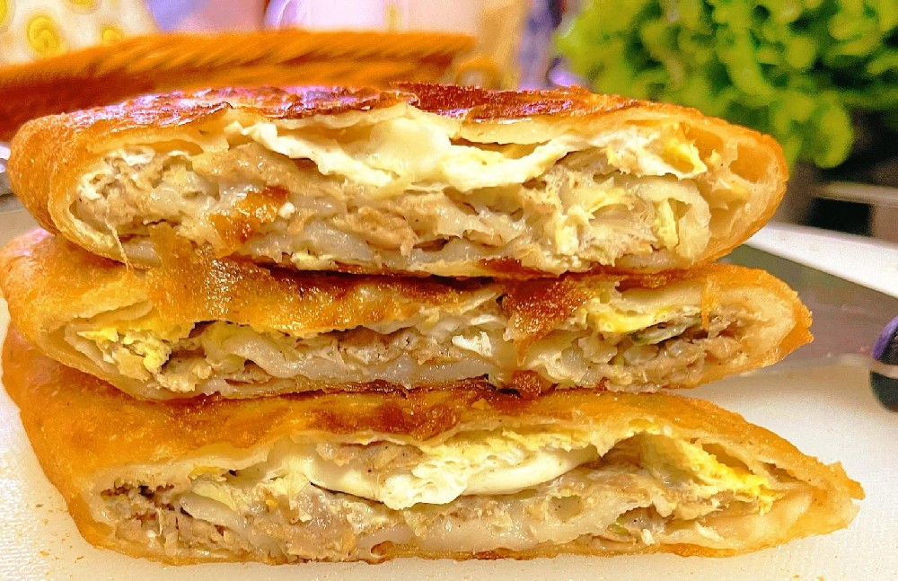 沙鎮(zhèn)呱嗒的傳統(tǒng)做法全解析：從揉面到出攤，手把手教你烙出老魯西風(fēng)味